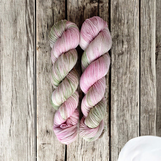 Pink goes well with Green- Classic Sock
